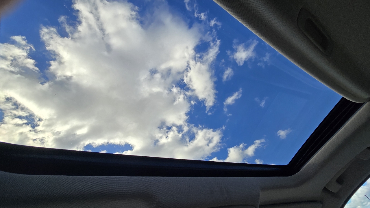 GMC Yukon XL SLT 1/2 Ton 4WD 2015