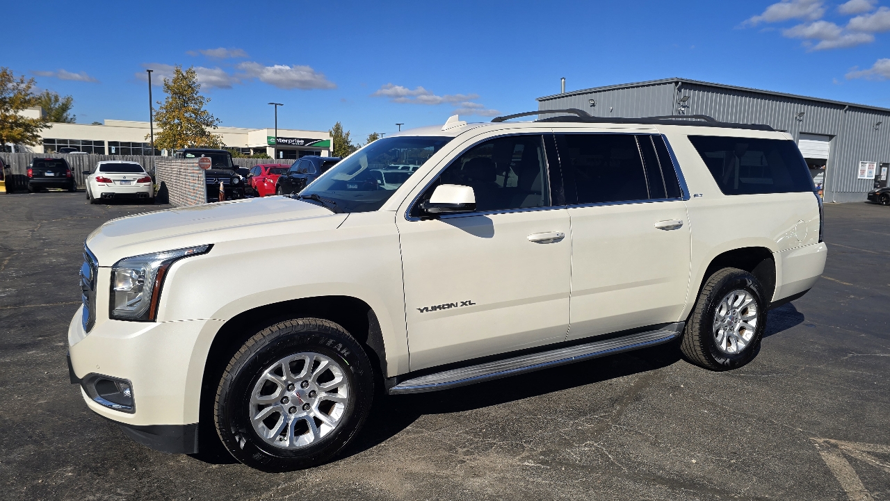 GMC Yukon XL SLT 1/2 Ton 4WD 2015