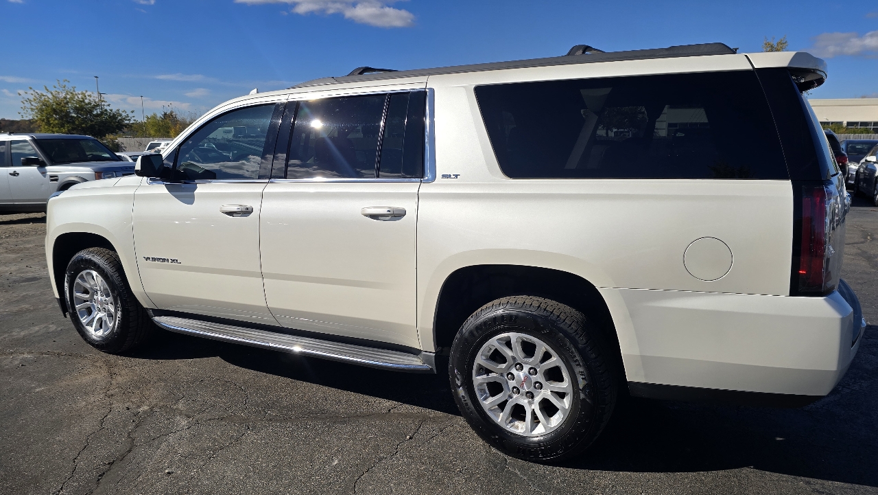 GMC Yukon XL SLT 1/2 Ton 4WD 2015