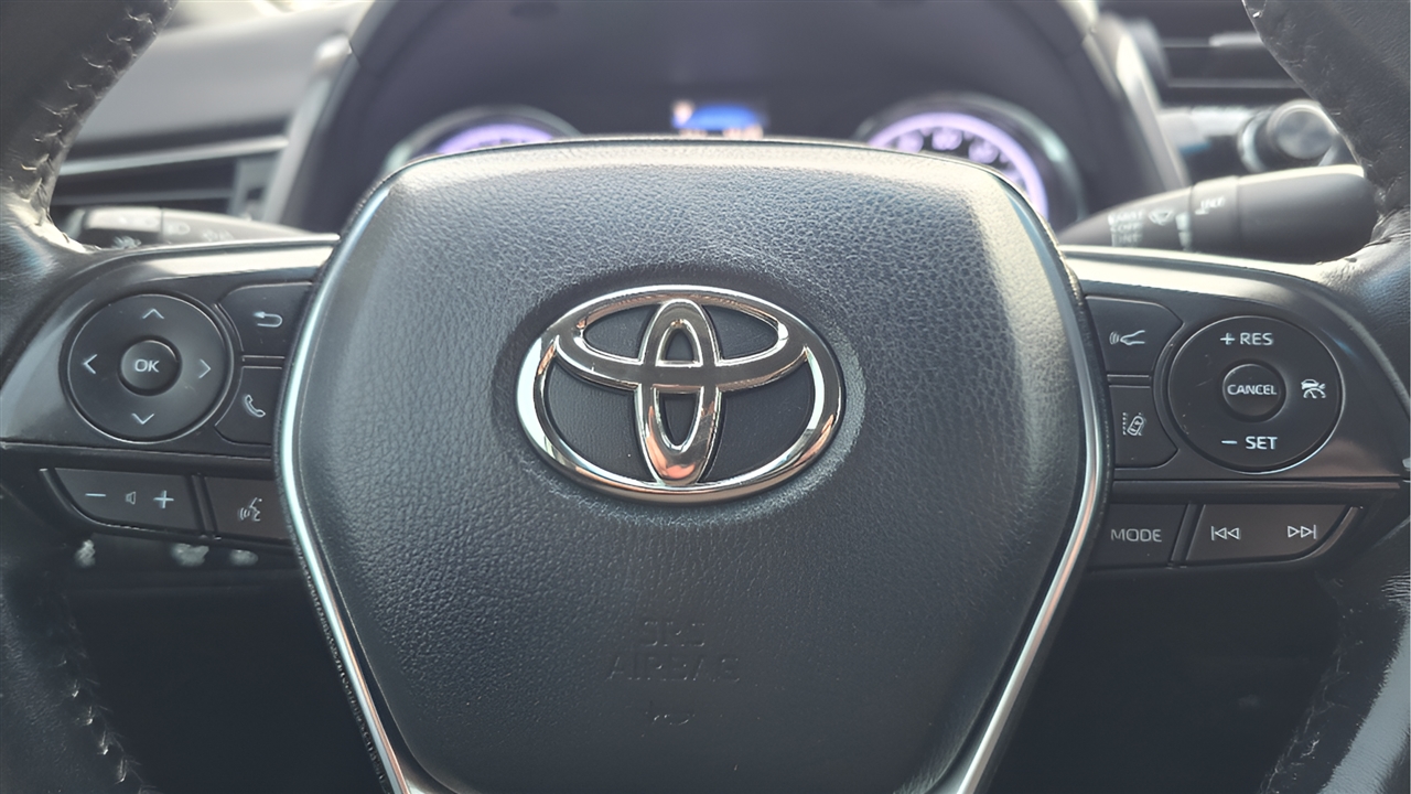 Toyota Camry SE 2020