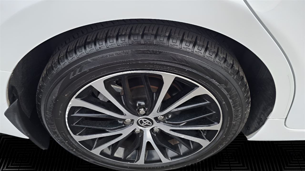 Toyota Camry SE 2020