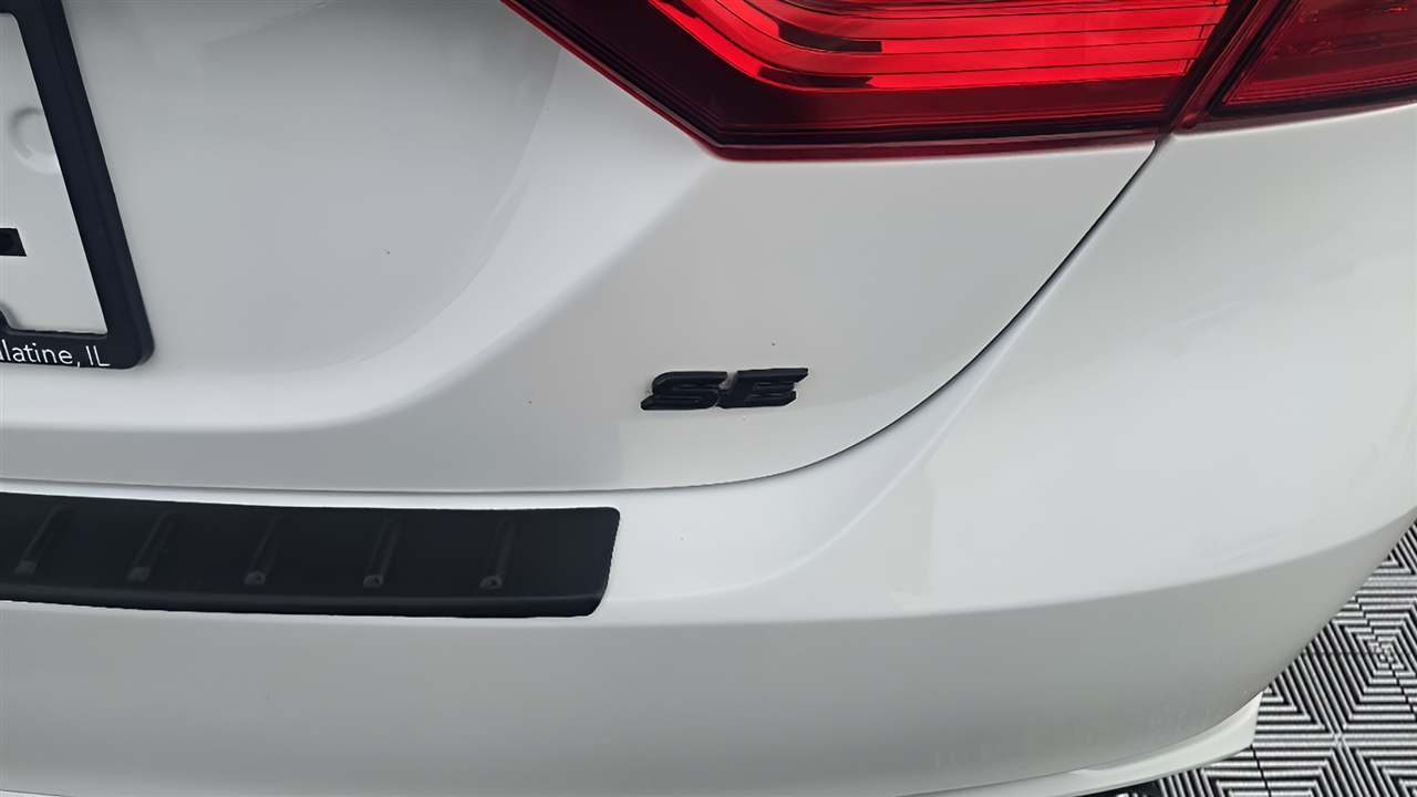 Toyota Camry SE 2020