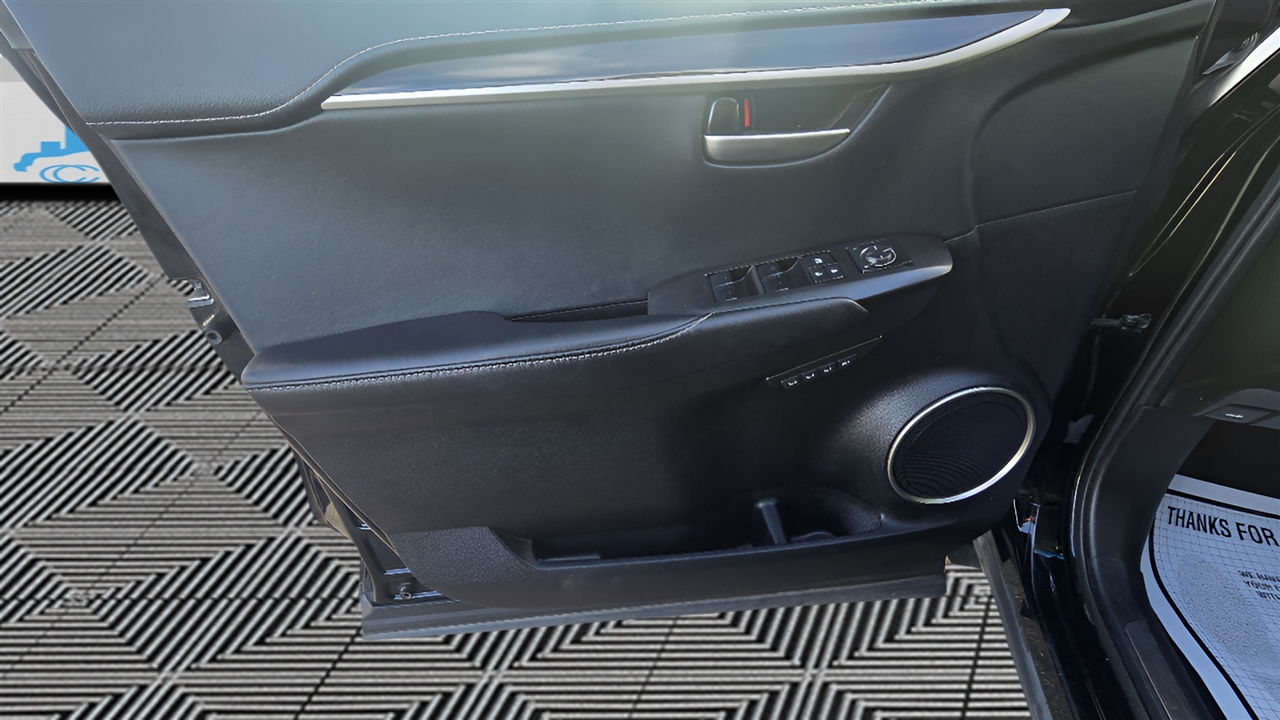 Lexus NX 300h AWD 2016