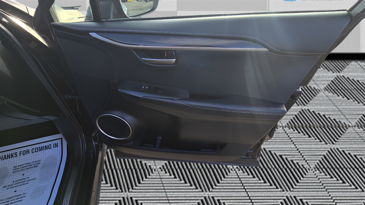 Lexus NX 300h AWD 2016