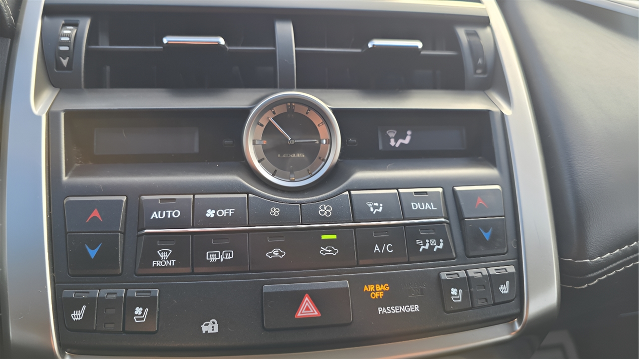 Lexus NX 300h AWD 2016