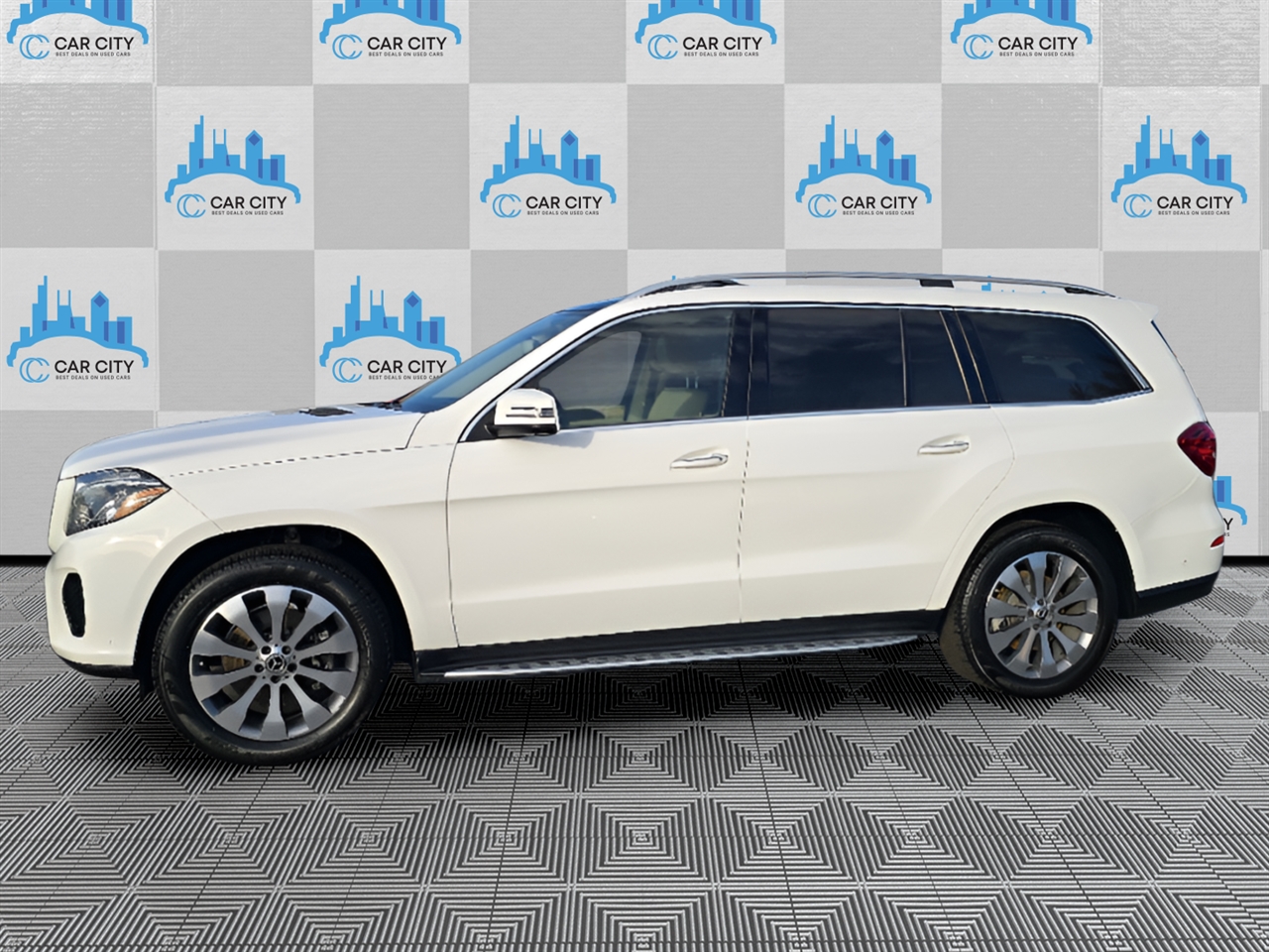 2018 Mercedes Benz GLS 450 4MATIC photo 3