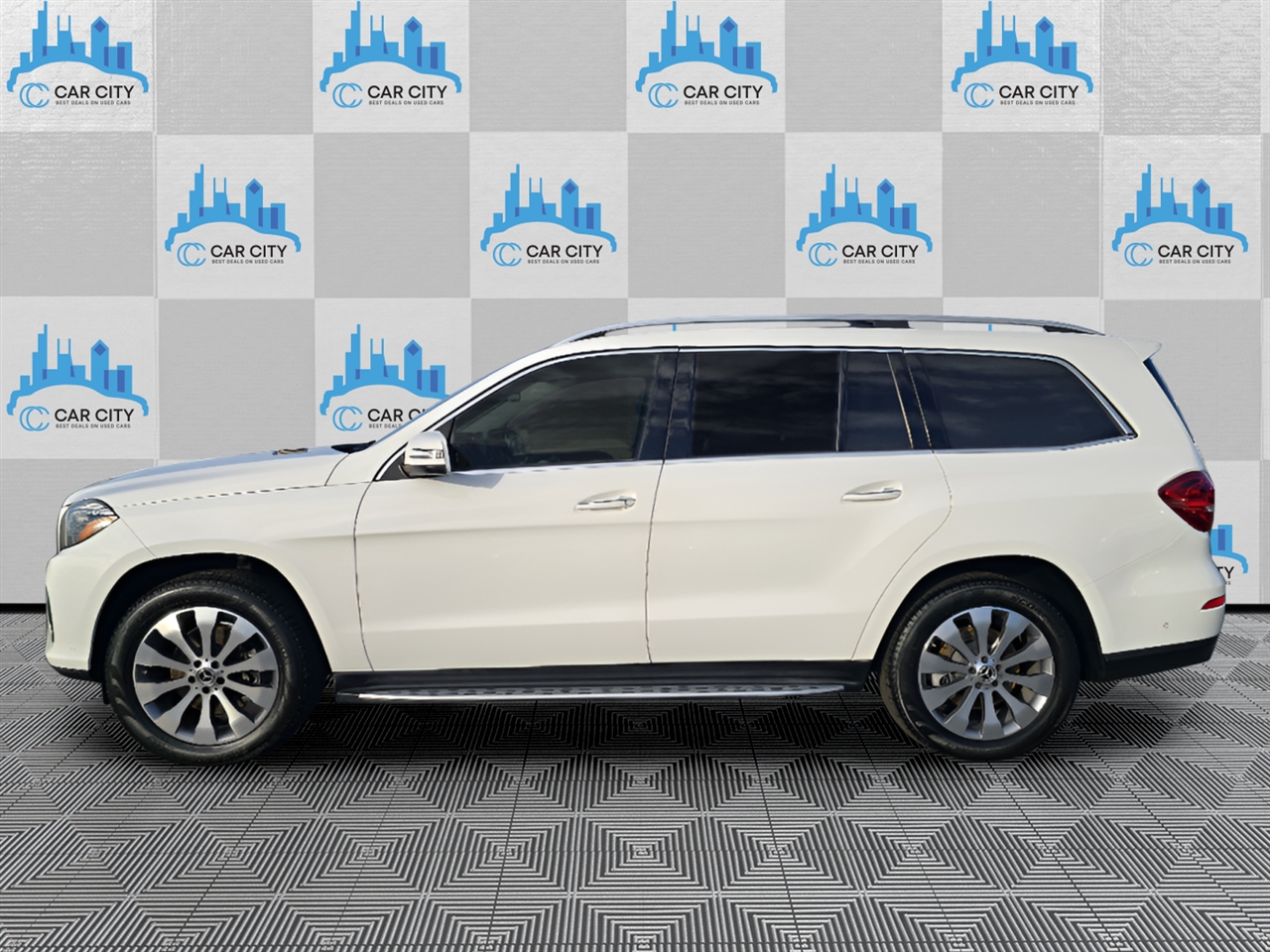 2018 Mercedes Benz GLS 450 4MATIC photo 4