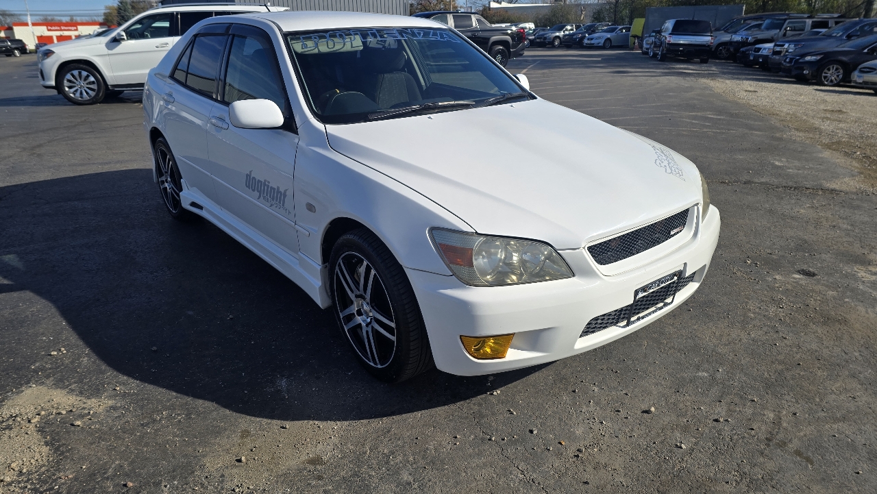 Toyota Altezza  2000