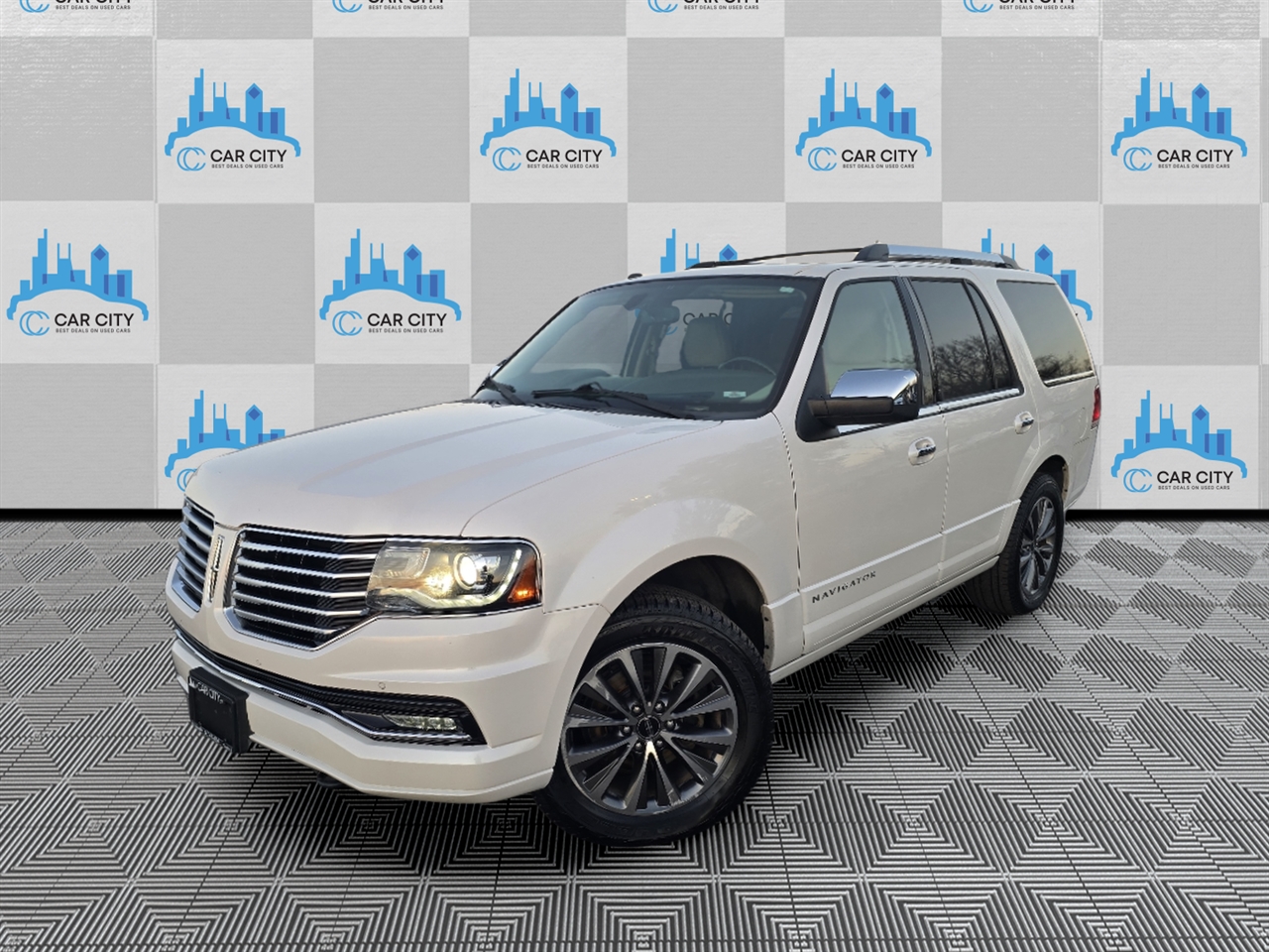 2017 Lincoln Navigator Select's photo