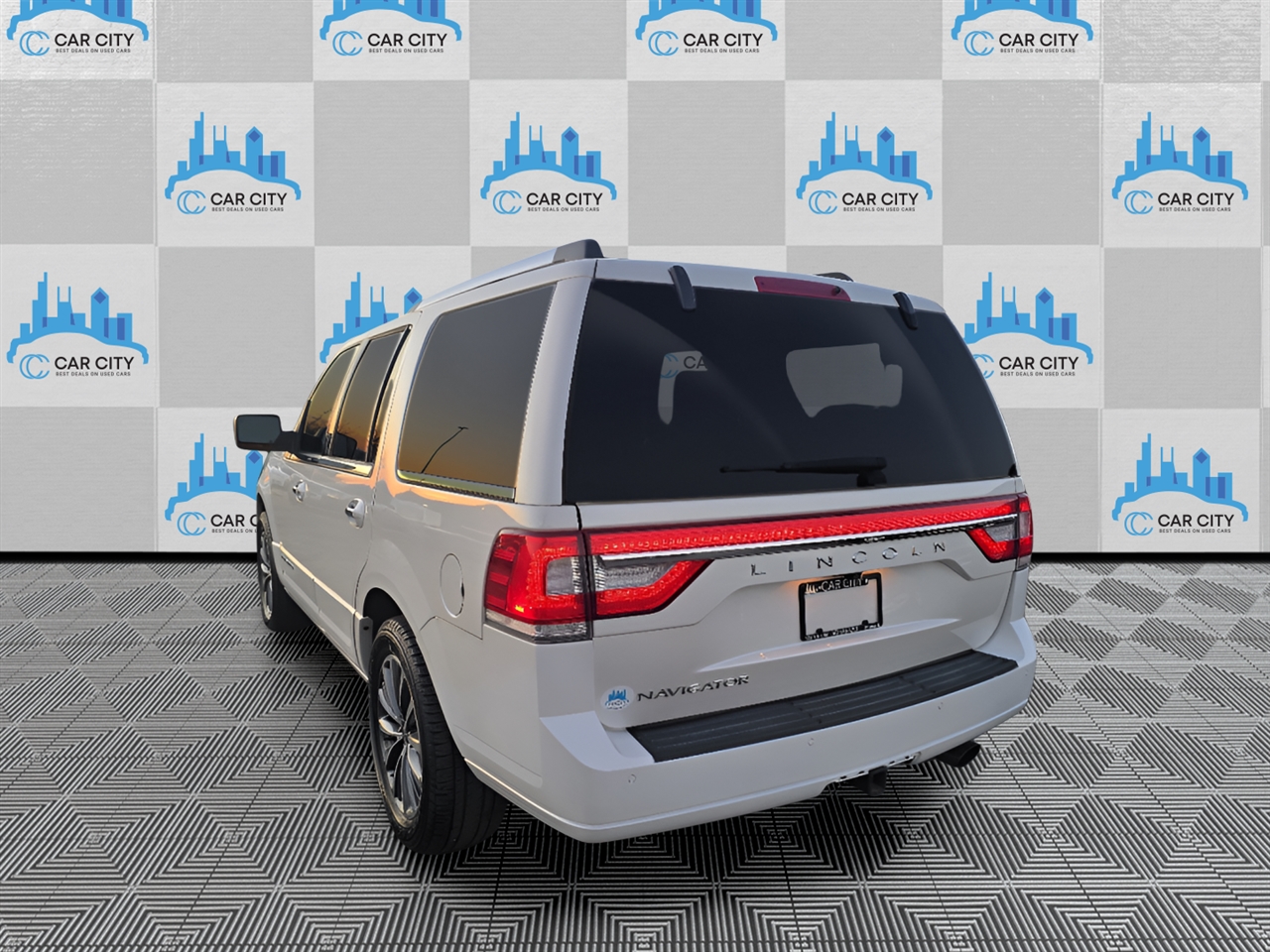 Lincoln Navigator Select 4WD 2017