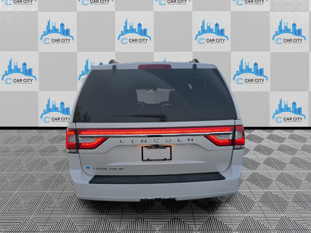 Lincoln Navigator Select 4WD 2017