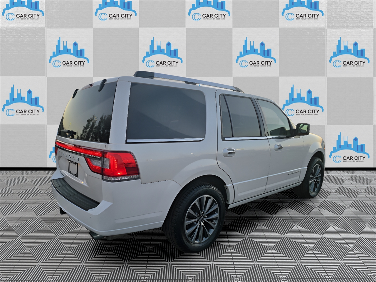 Lincoln Navigator Select 4WD 2017