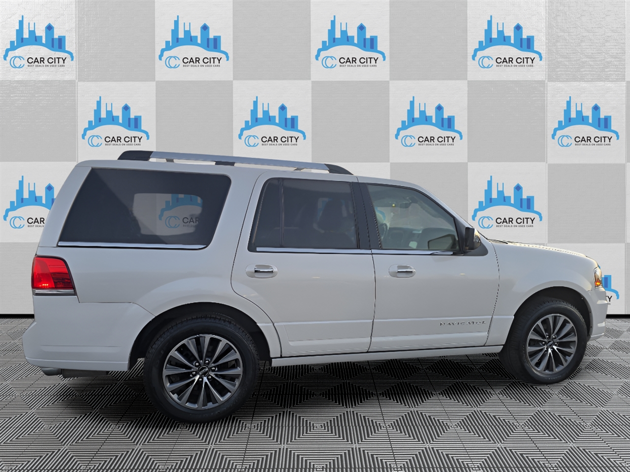 Lincoln Navigator Select 4WD 2017