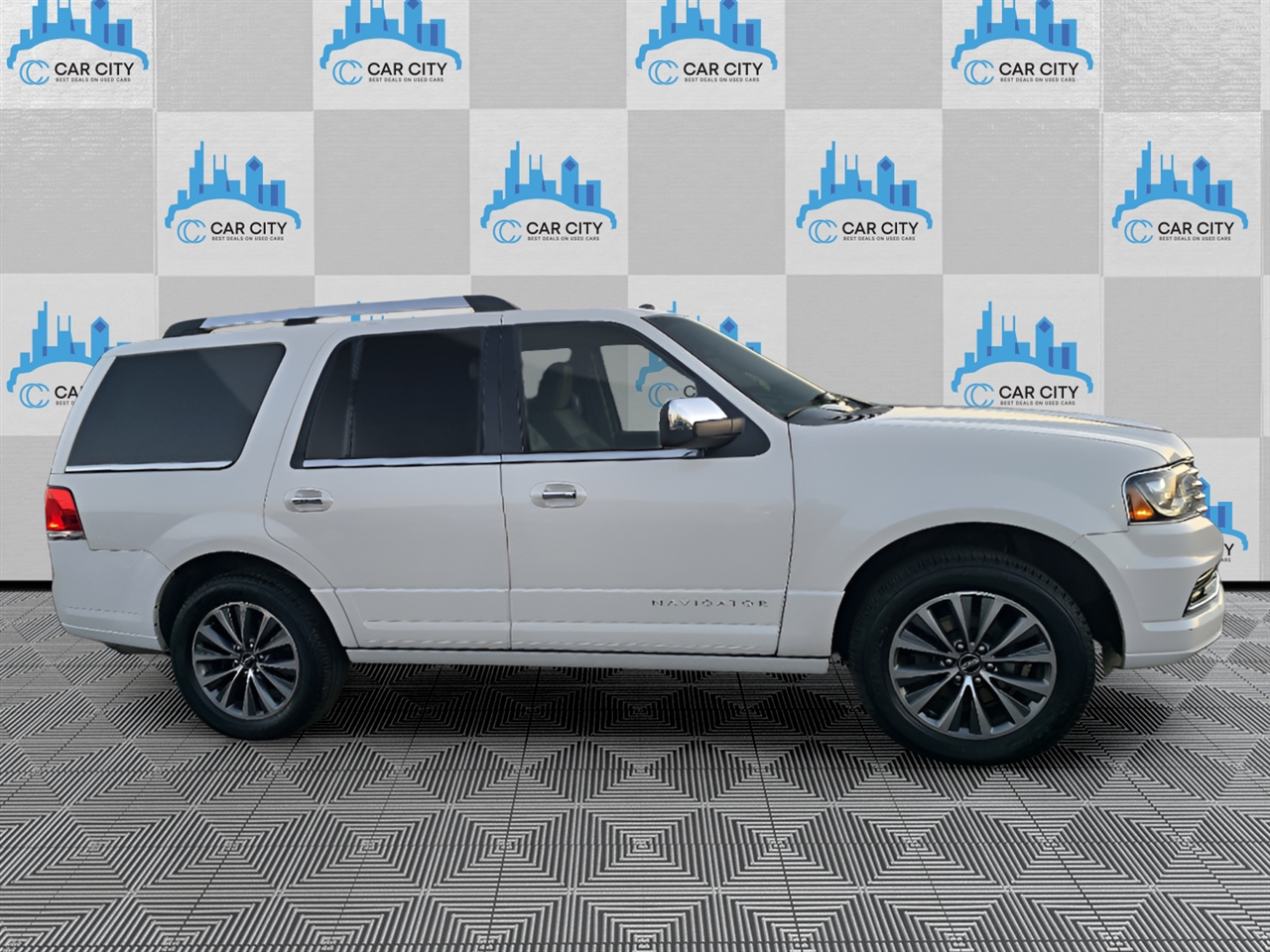 Lincoln Navigator Select 4WD 2017