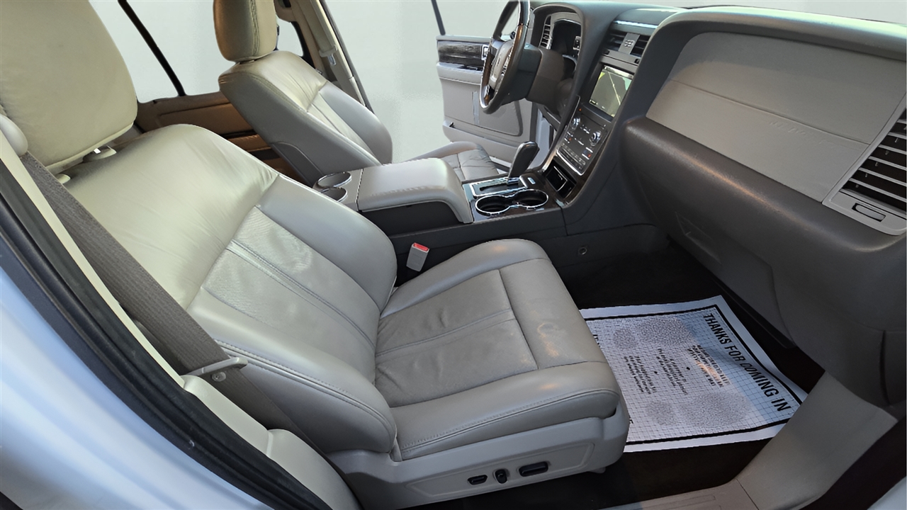 Lincoln Navigator Select 4WD 2017