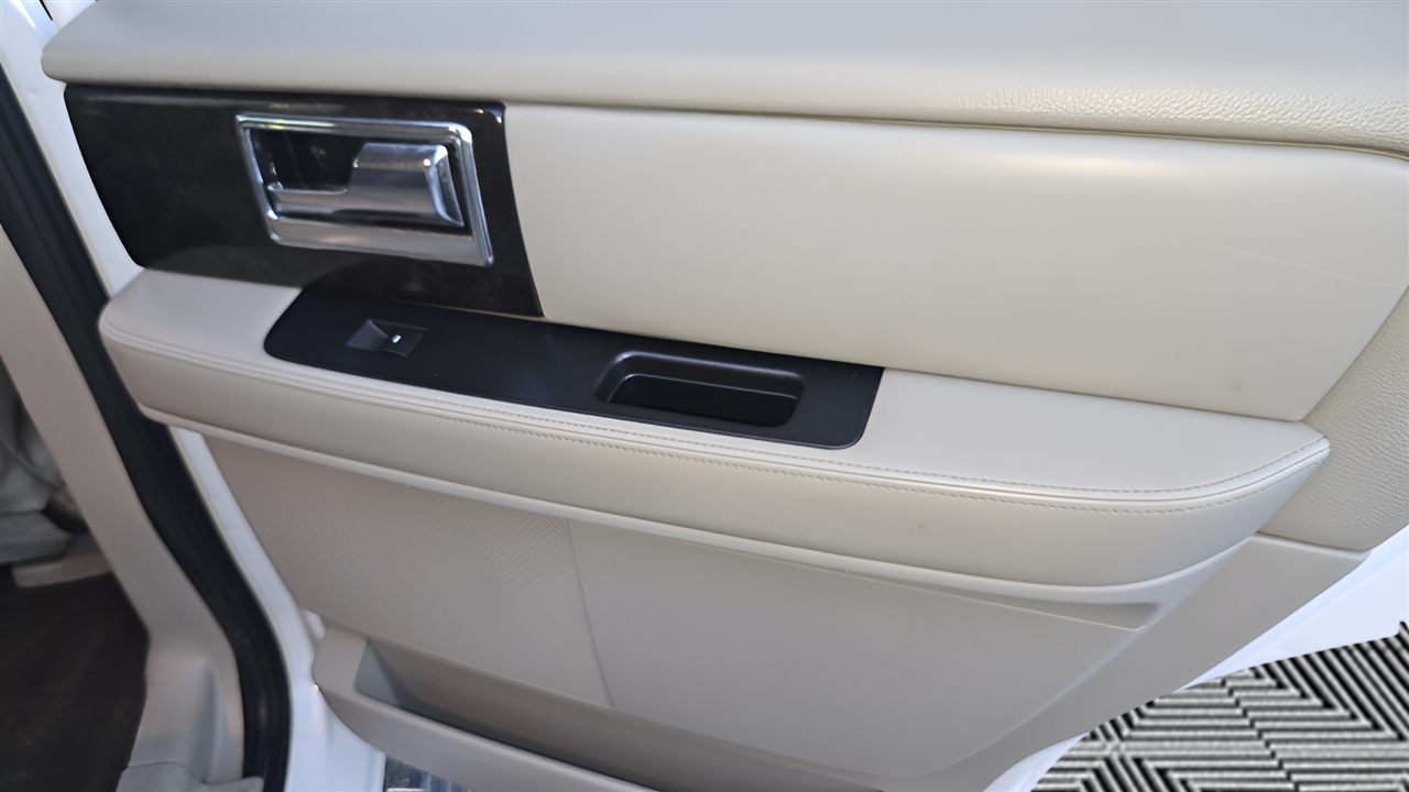 Lincoln Navigator Select 4WD 2017