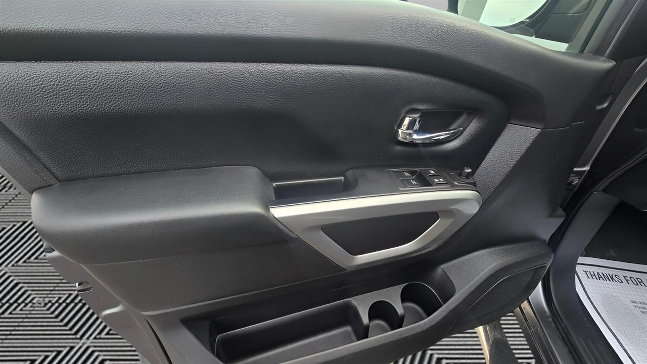 Nissan Titan SV King Cab 4WD 2018