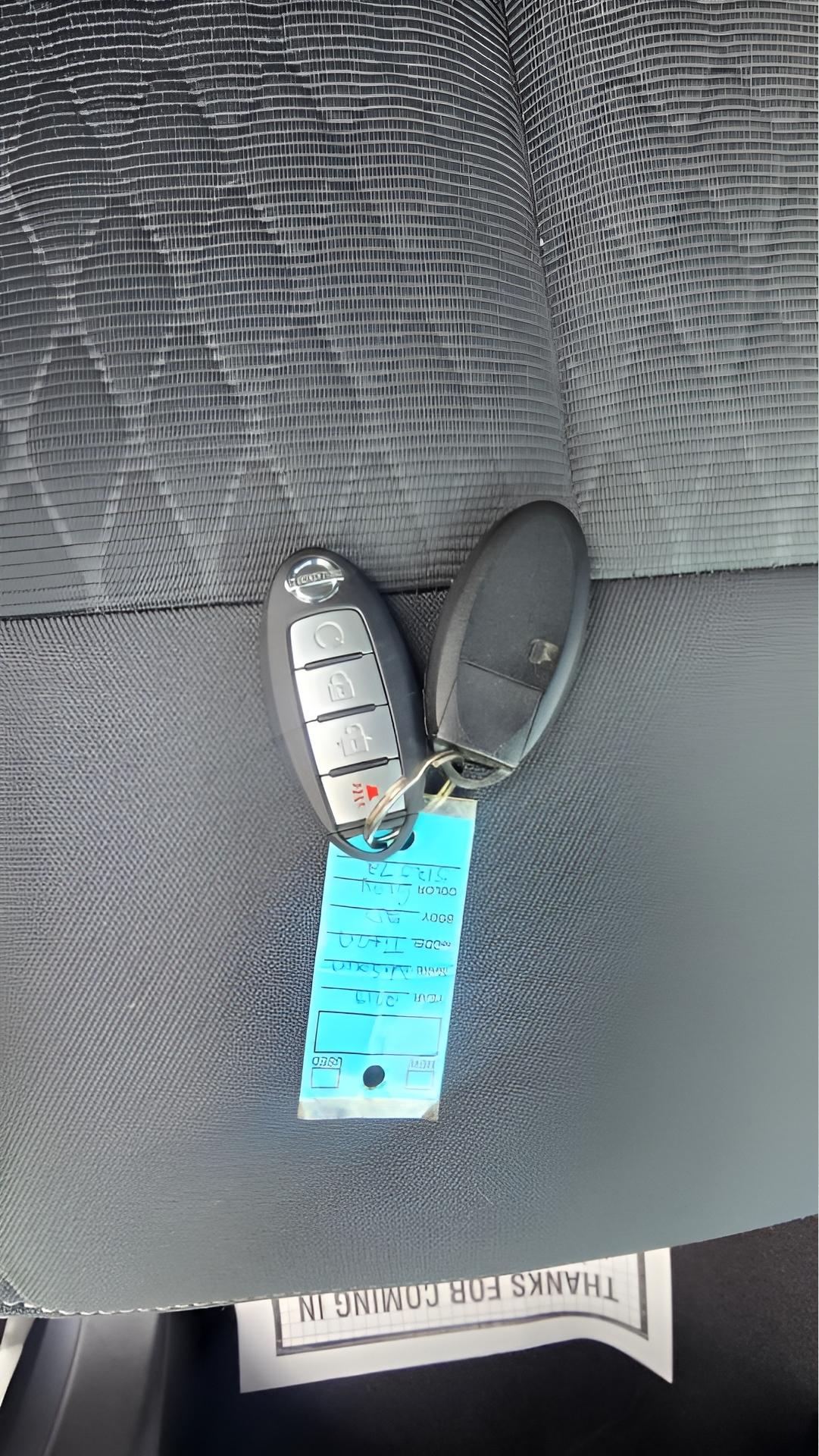 Nissan Titan SV King Cab 4WD 2018