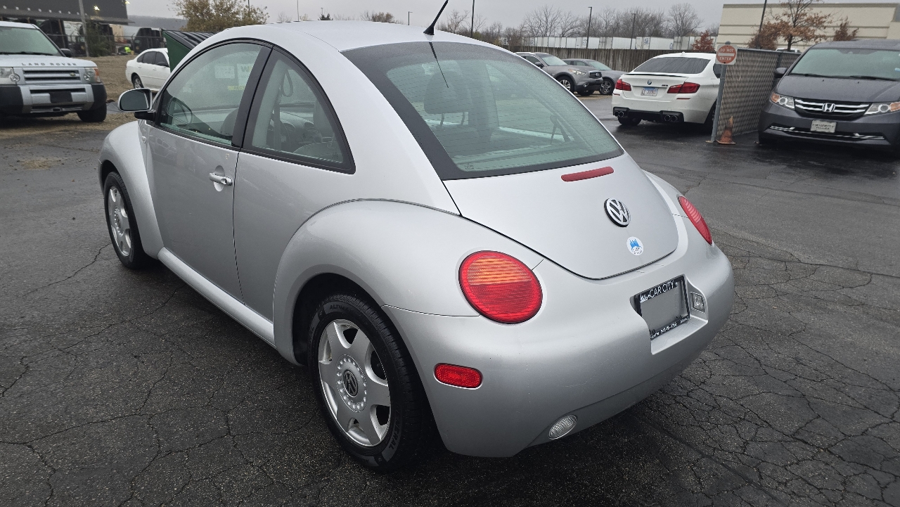2000 Volkswagen Beetle GLS photo 3