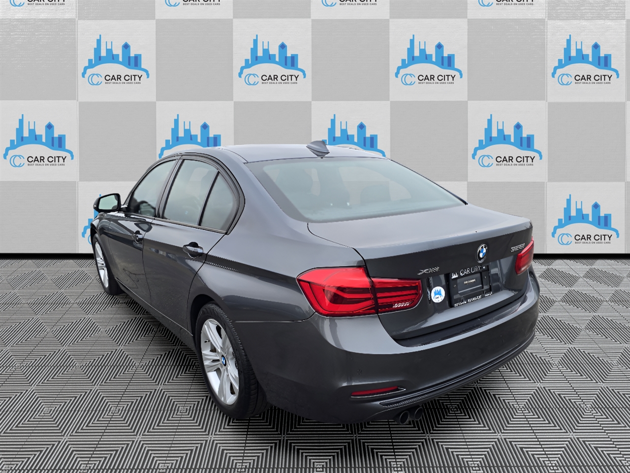 2016 Bmw 328i xDrive SA photo 2