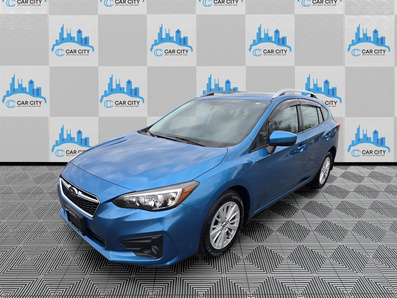 2017 Subaru Impreza 2.0i Premium photo 2