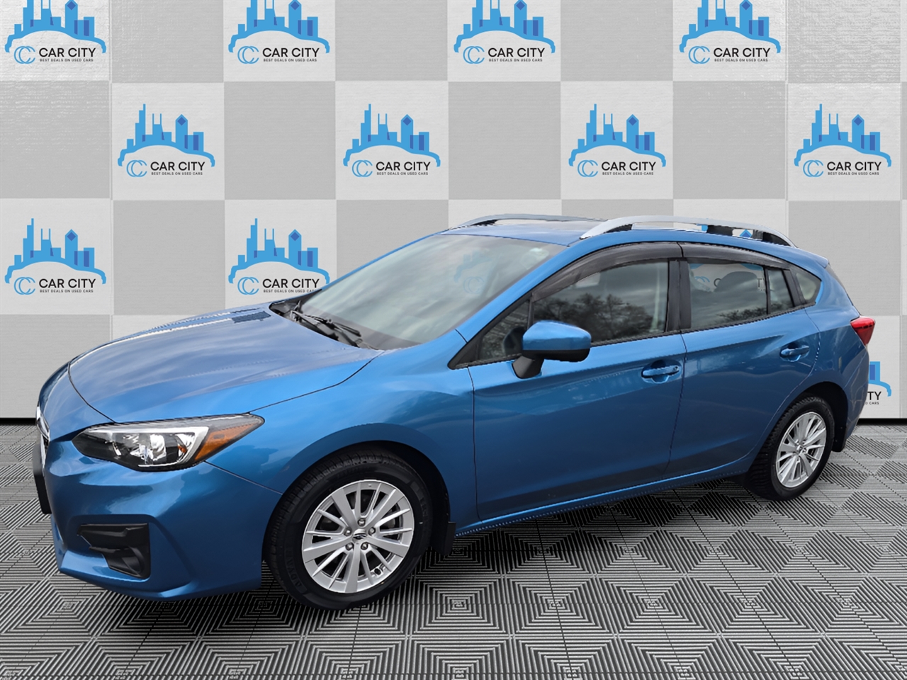 2017 Subaru Impreza 2.0i Premium photo 3