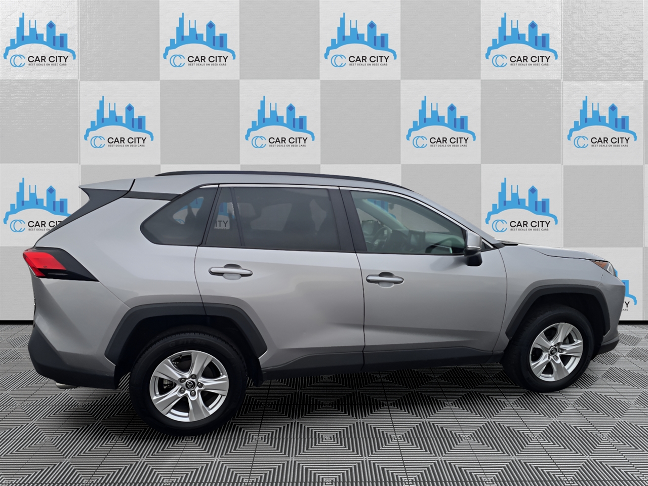 Toyota RAV4 XLE AWD 2020