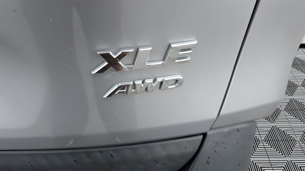 Toyota RAV4 XLE AWD 2020