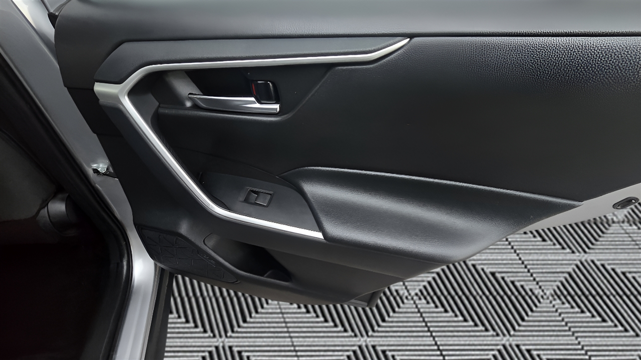 Toyota RAV4 XLE AWD 2020