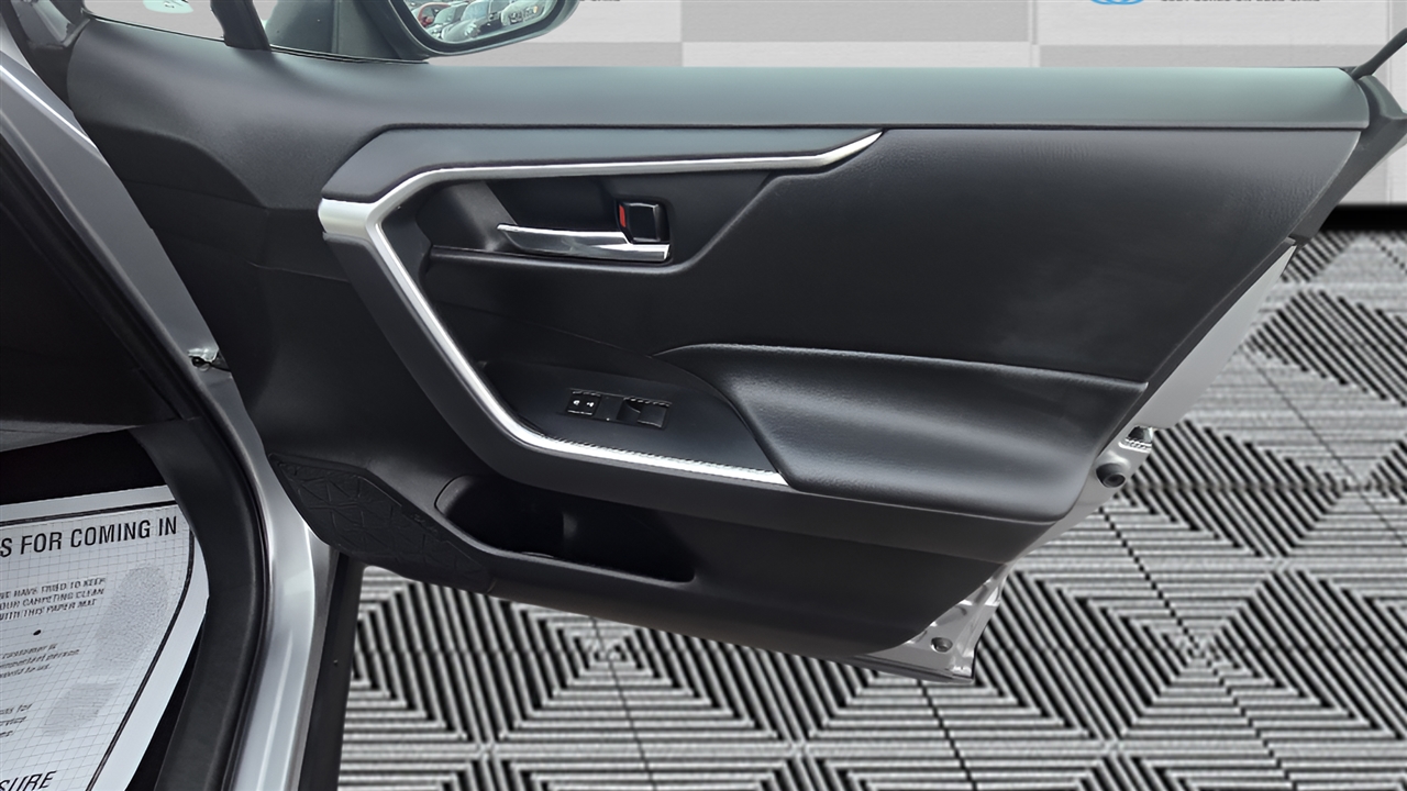 Toyota RAV4 XLE AWD 2020