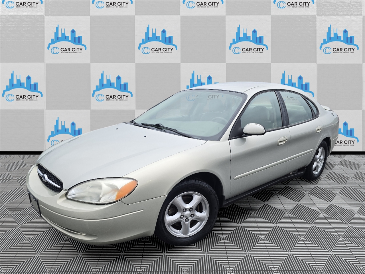 2003 Ford Taurus SE
