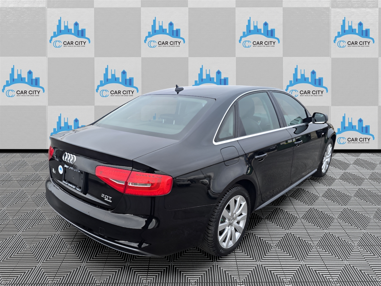Audi A4 2.0T Sedan quattro Tiptronic 2015