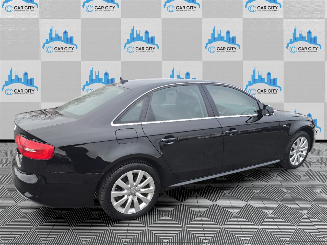 Audi A4 2.0T Sedan quattro Tiptronic 2015