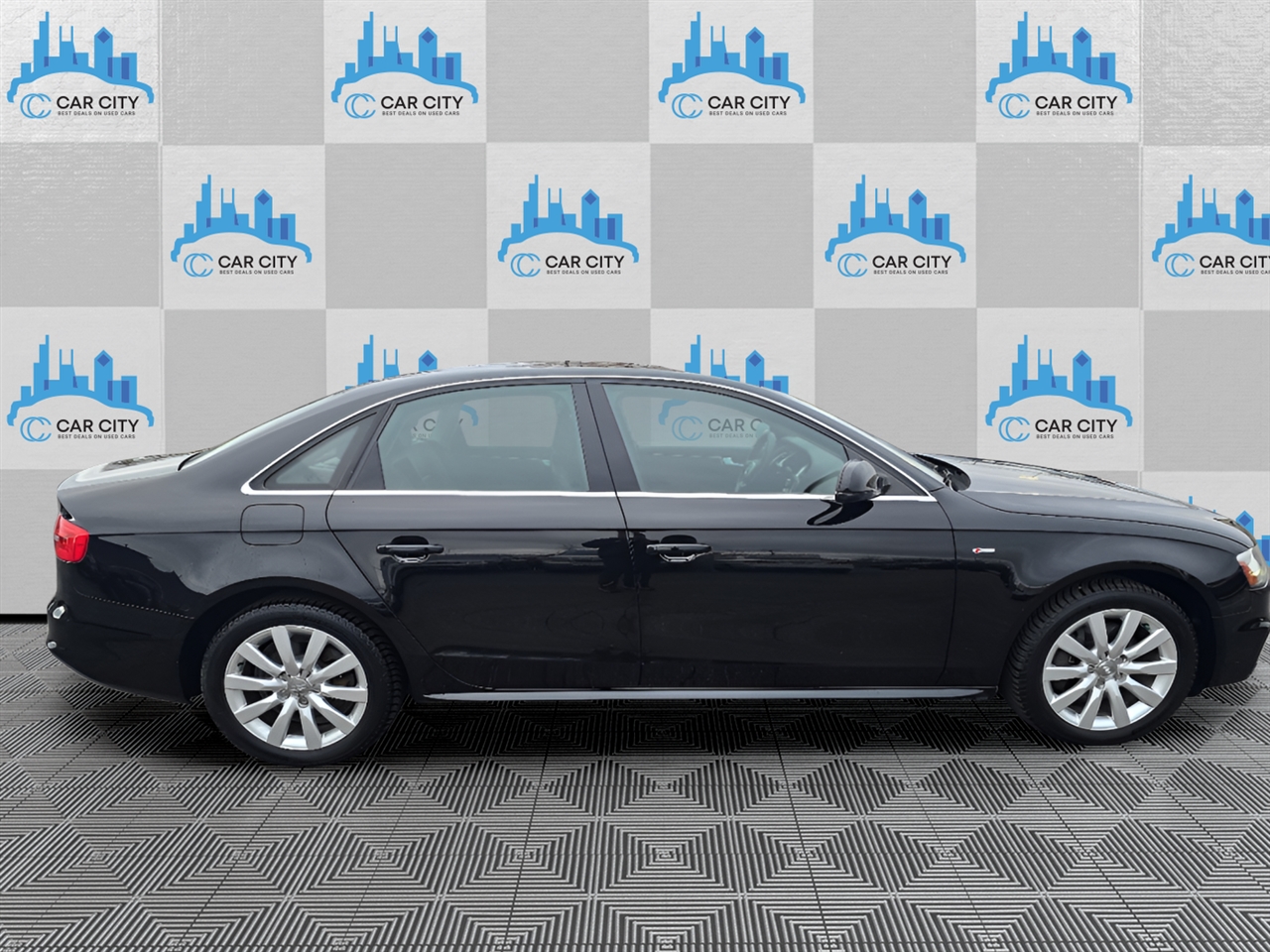Audi A4 2.0T Sedan quattro Tiptronic 2015
