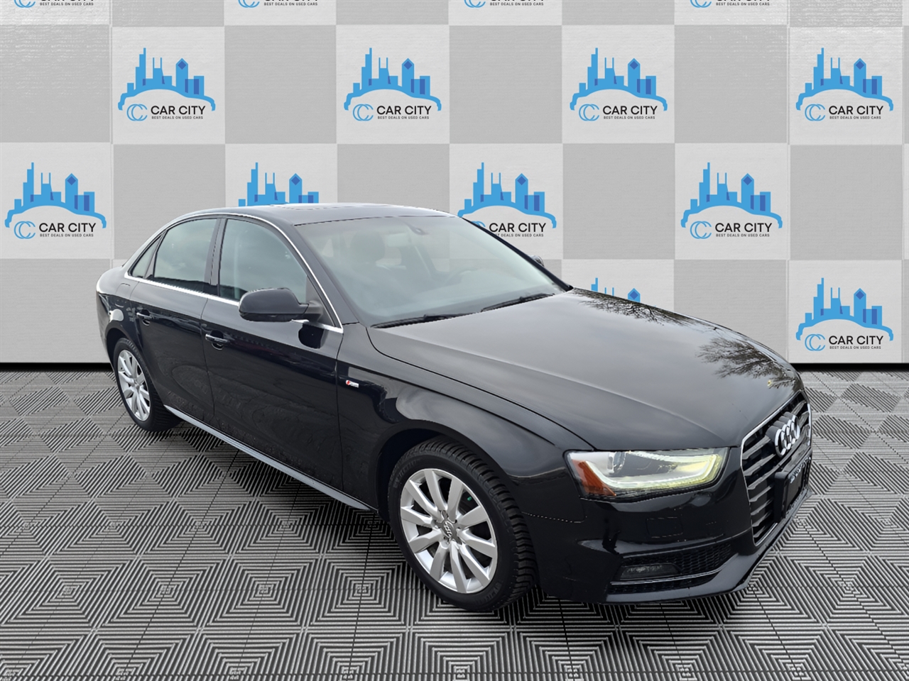 Audi A4 2.0T Sedan quattro Tiptronic 2015