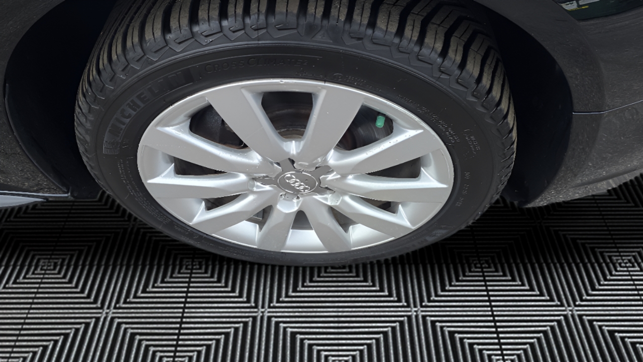 Audi A4 2.0T Sedan quattro Tiptronic 2015