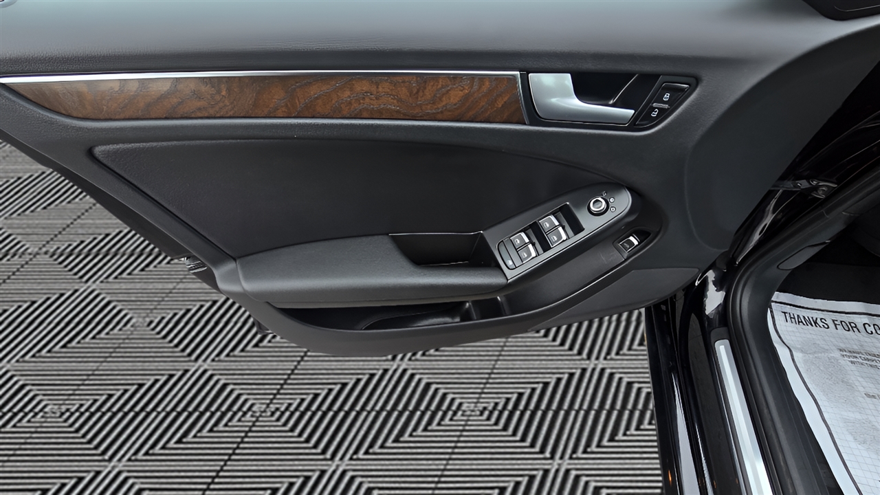 Audi A4 2.0T Sedan quattro Tiptronic 2015