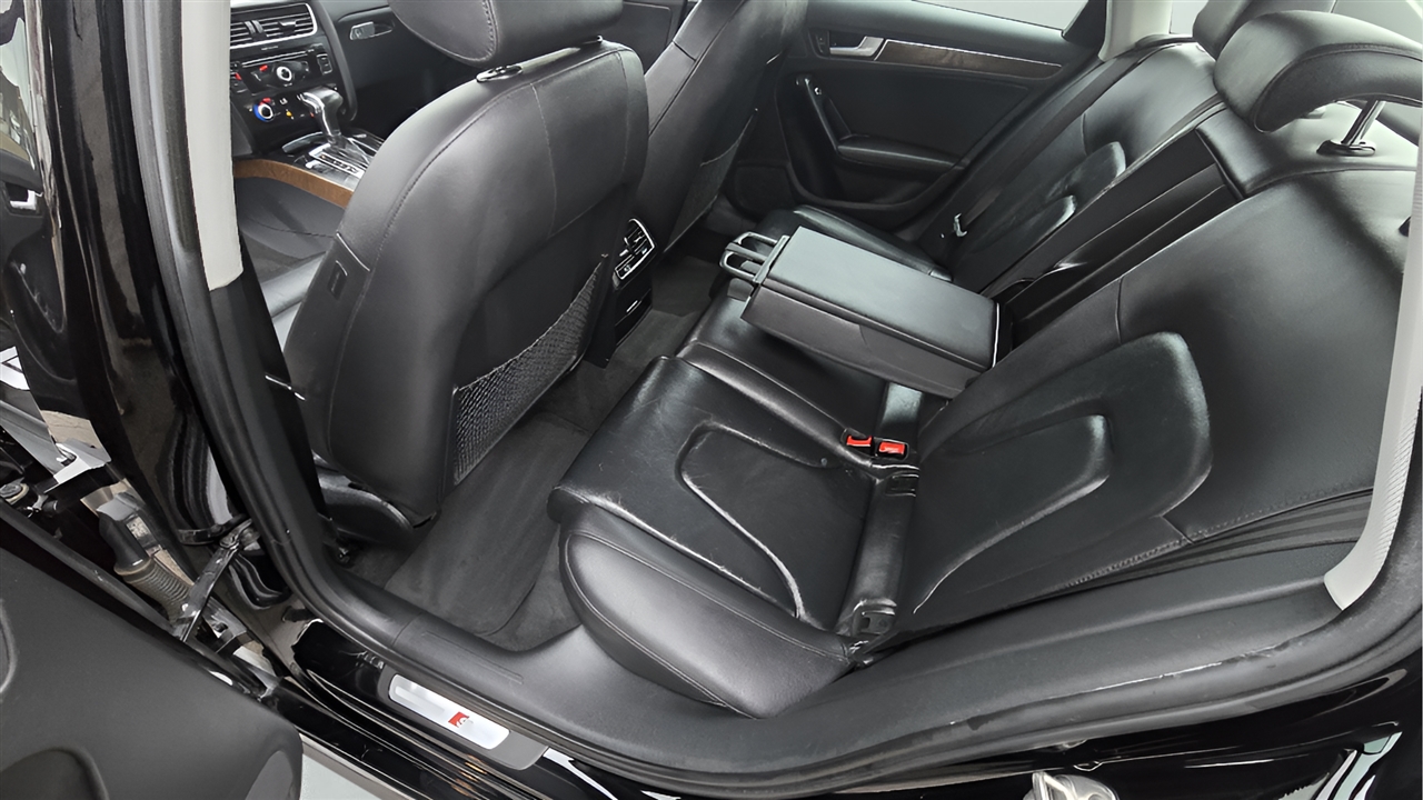 Audi A4 2.0T Sedan quattro Tiptronic 2015