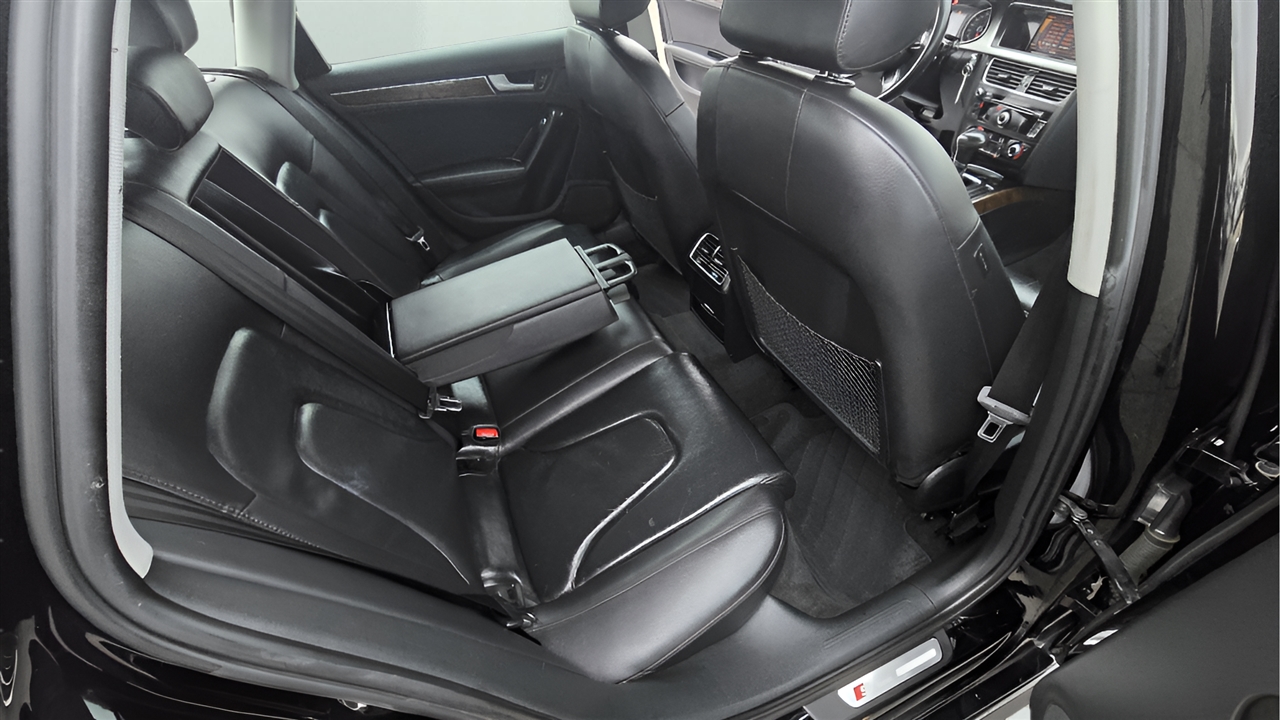 Audi A4 2.0T Sedan quattro Tiptronic 2015