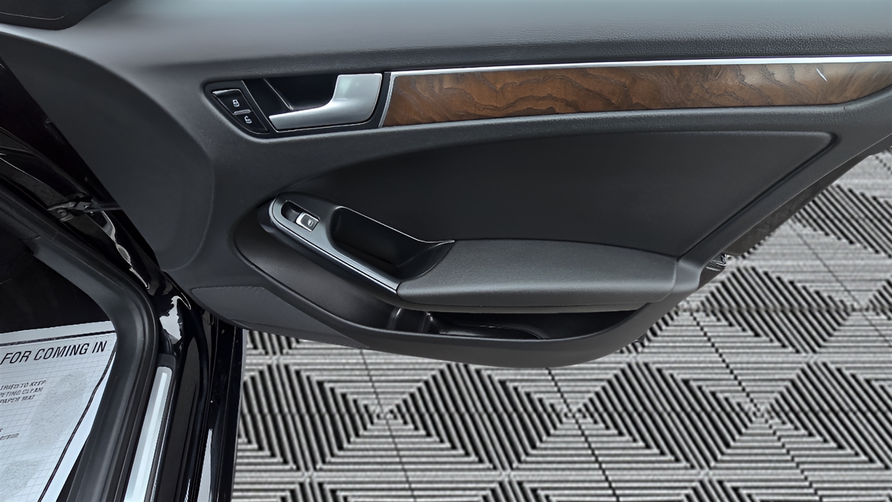 Audi A4 2.0T Sedan quattro Tiptronic 2015