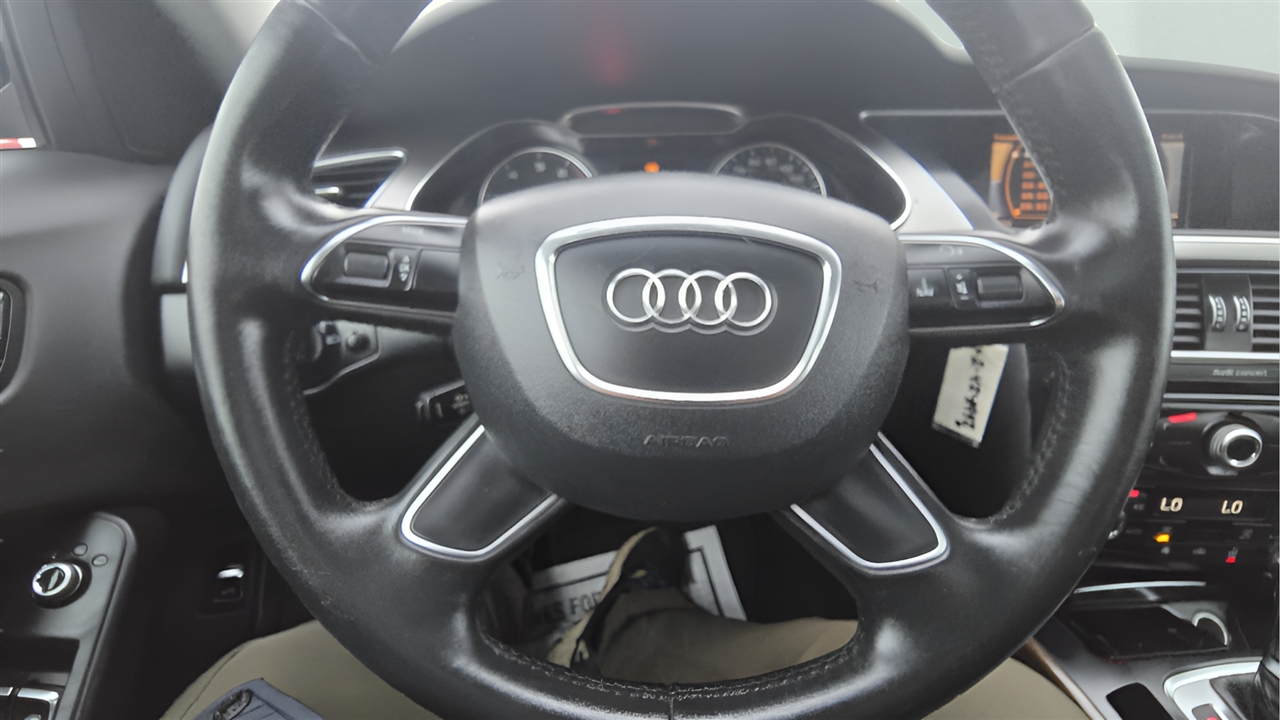 Audi A4 2.0T Sedan quattro Tiptronic 2015