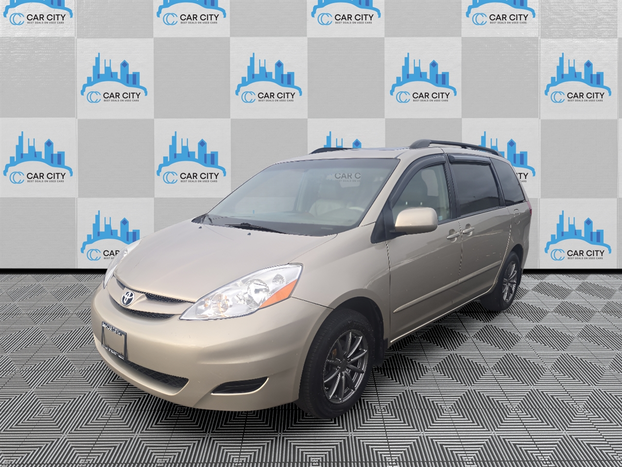 2008 Toyota Sienna XLE Limited photo 2