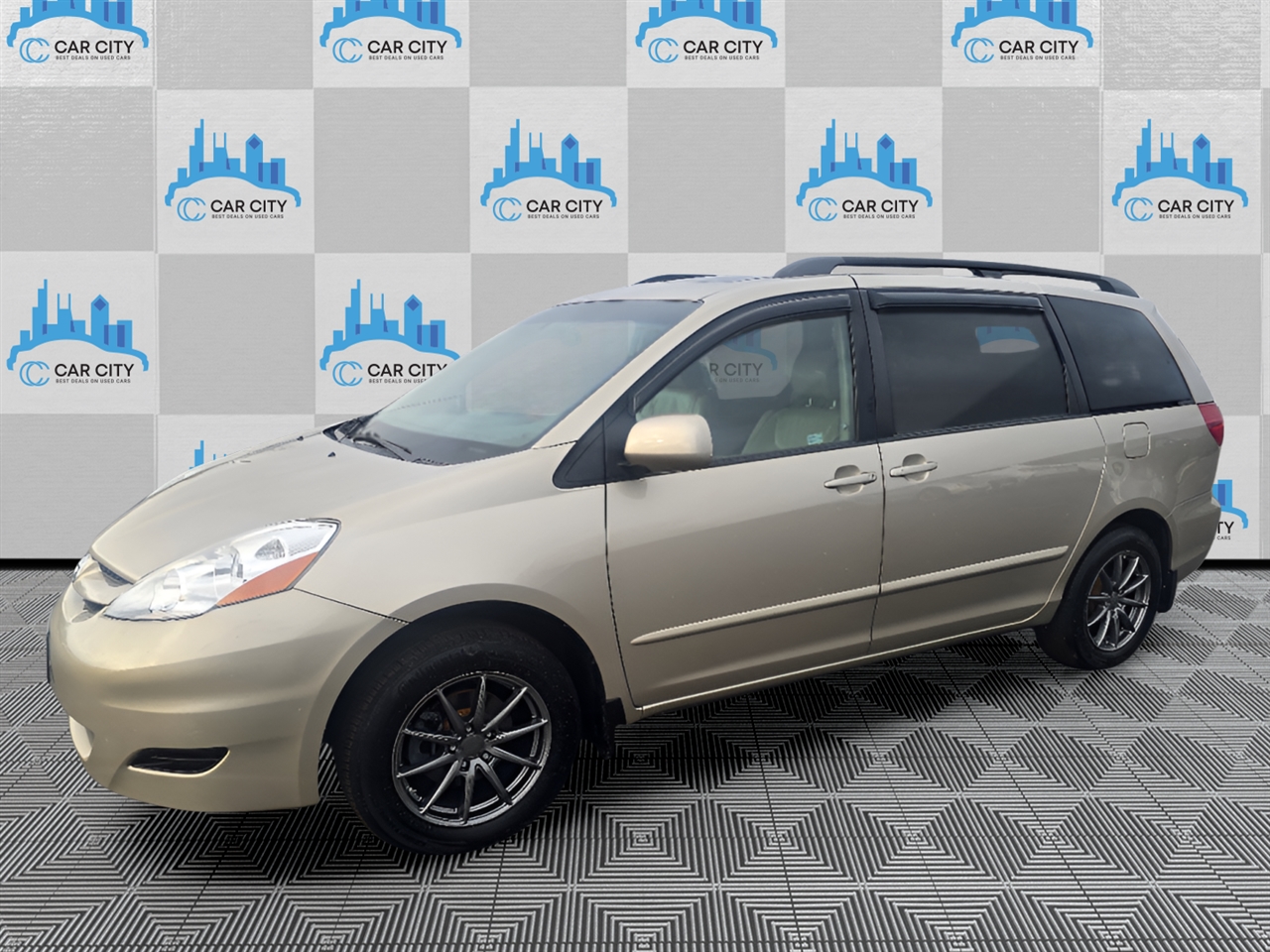 2008 Toyota Sienna XLE Limited photo 3