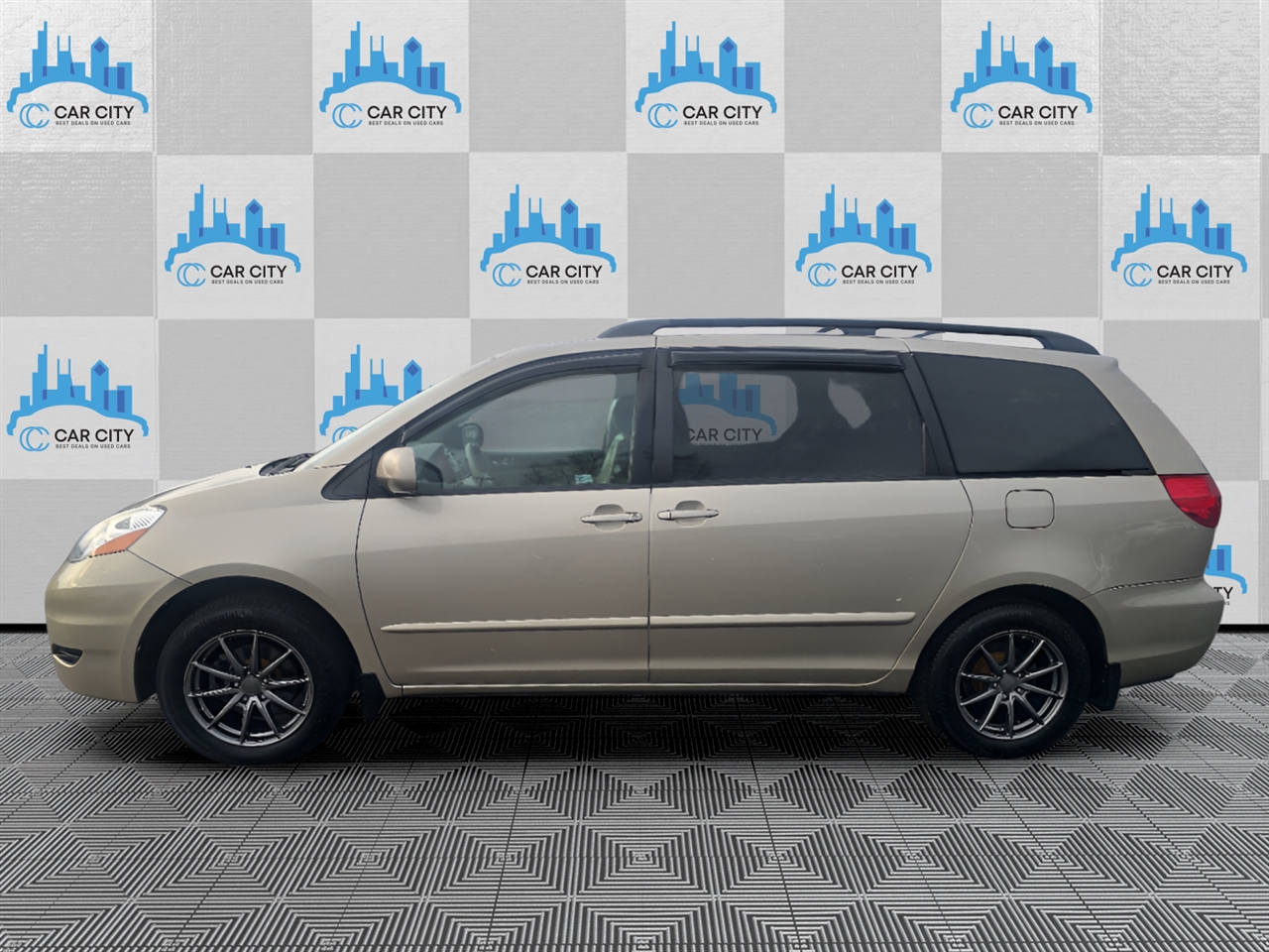2008 Toyota Sienna XLE Limited photo 4