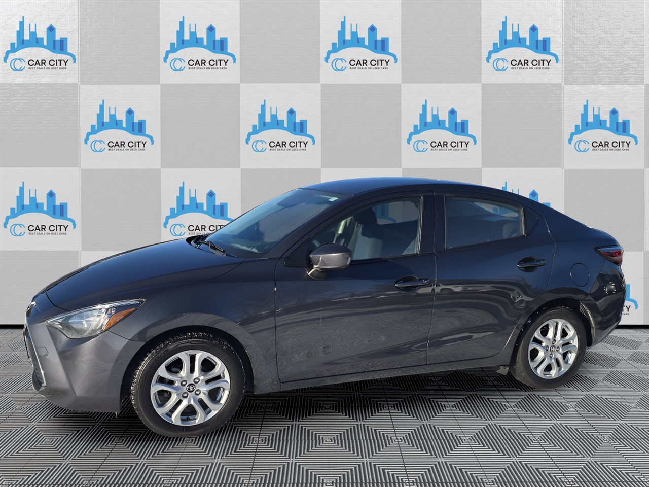 Toyota Yaris iA 6A 2018