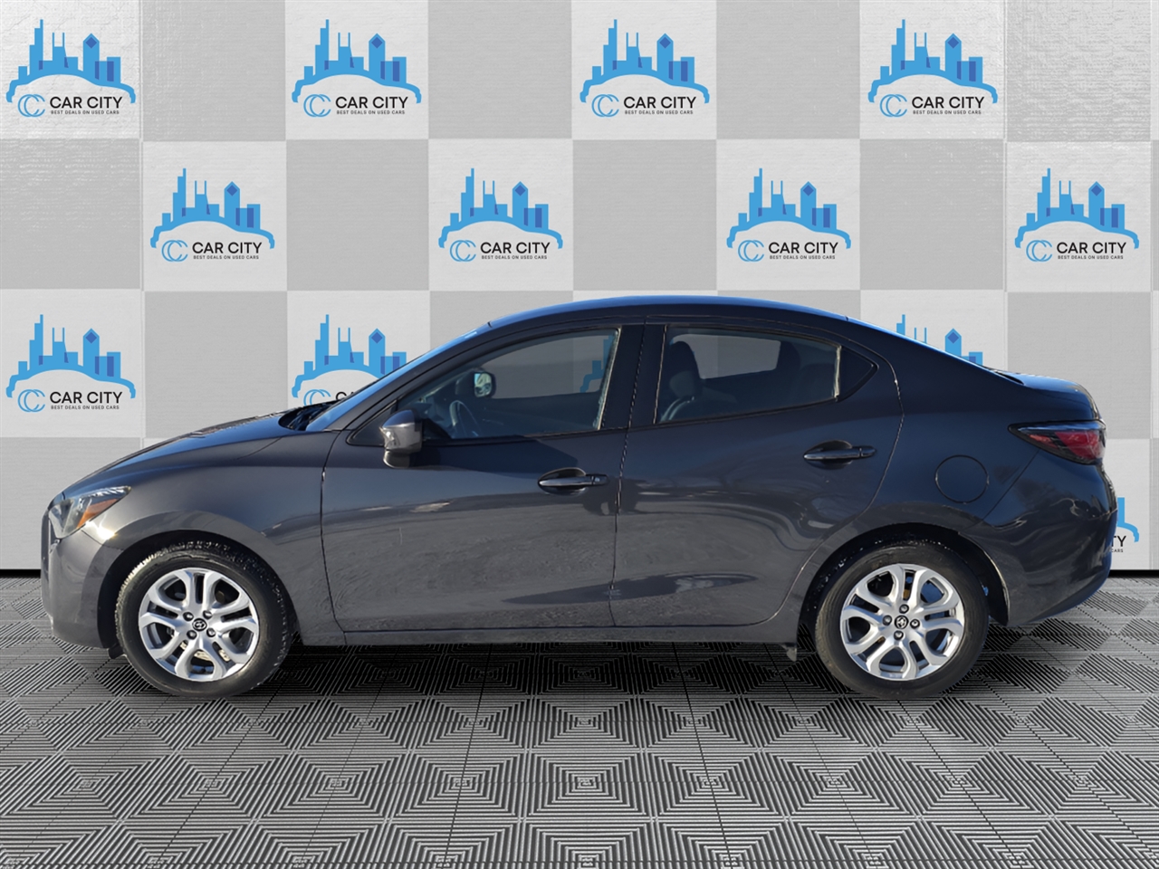 Toyota Yaris iA 6A 2018