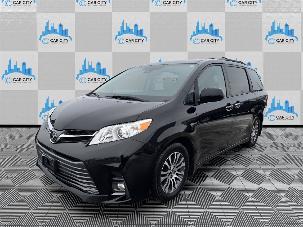 Toyota Sienna Limited Premium 7-Passenger 2019