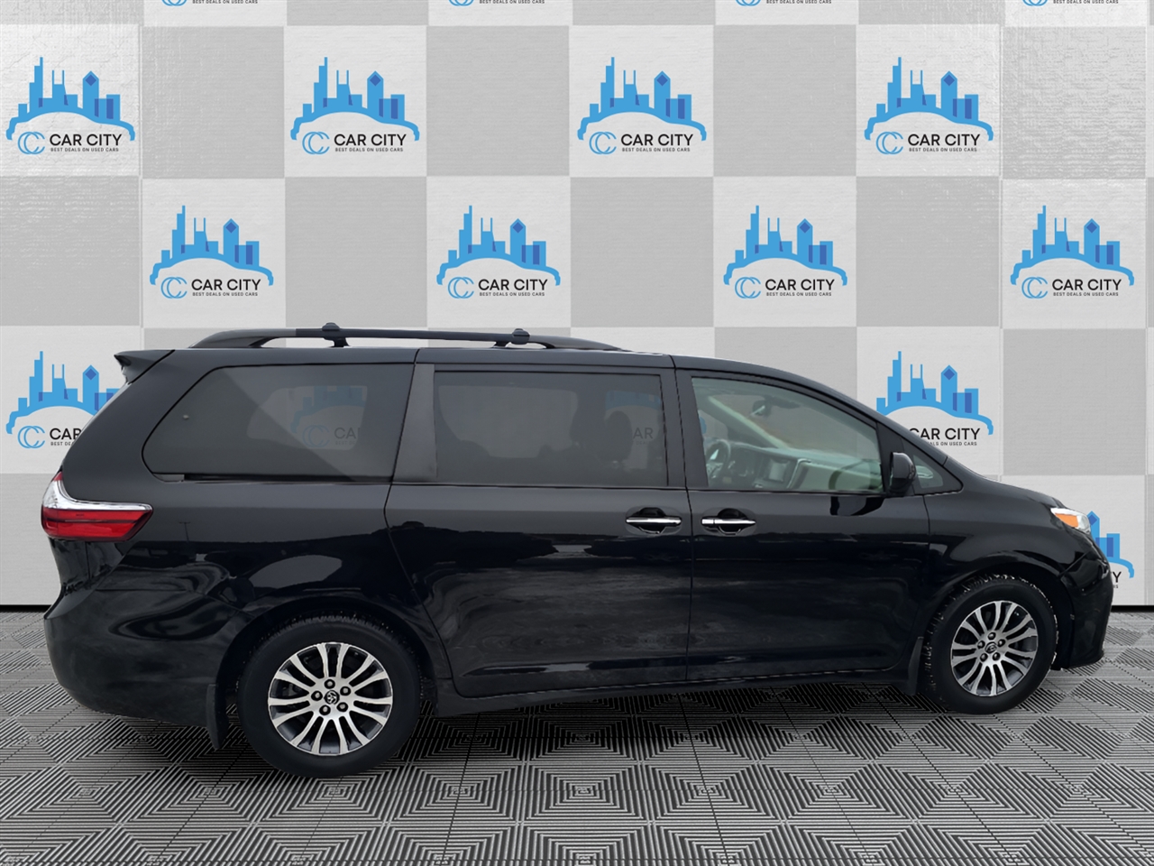 Toyota Sienna Limited Premium 7-Passenger 2019
