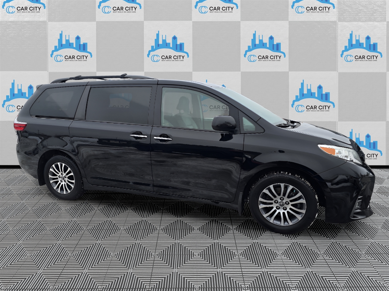 Toyota Sienna Limited Premium 7-Passenger 2019