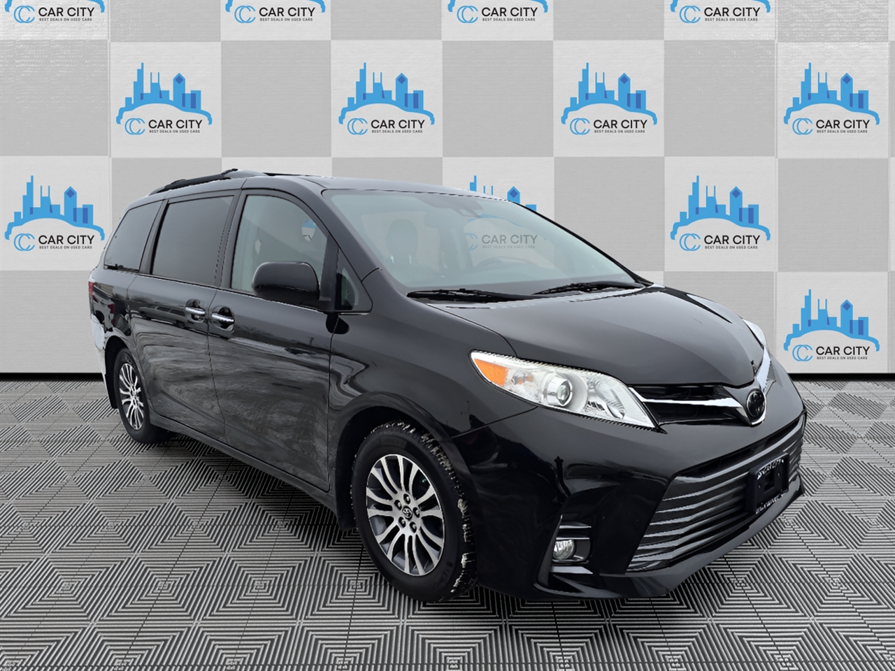 Toyota Sienna Limited Premium 7-Passenger 2019